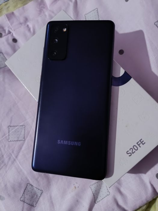 Vând Samsung S20Fe