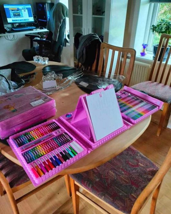 Детски комплект за рисуване в куфар от 208 части