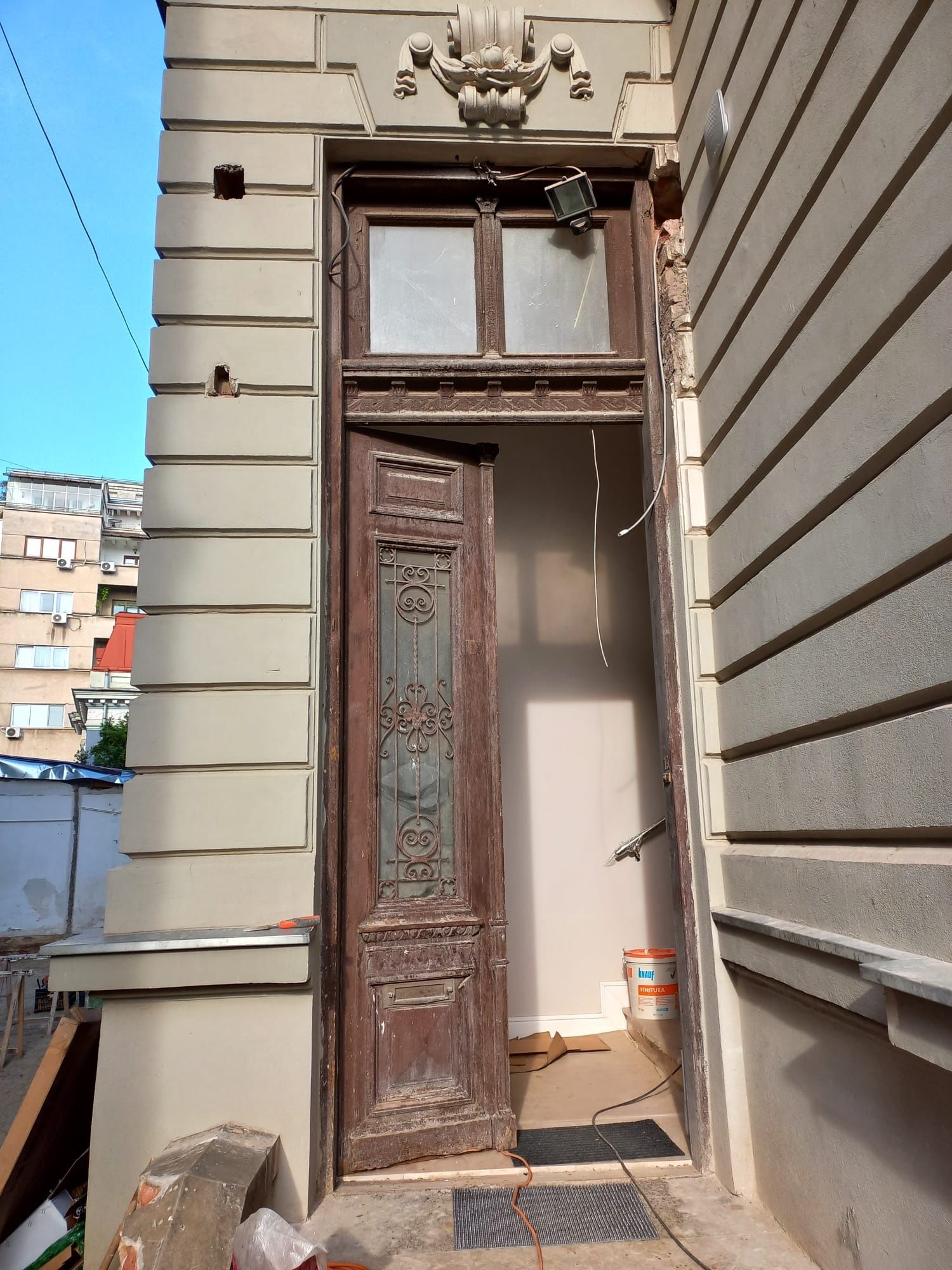 Atelier reconditionare mobila/usi, lemn