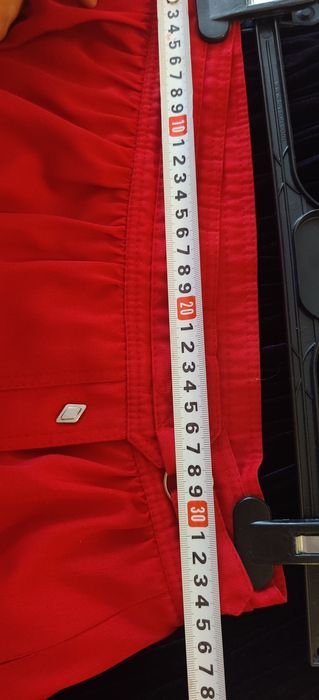 Червена пола, S размер