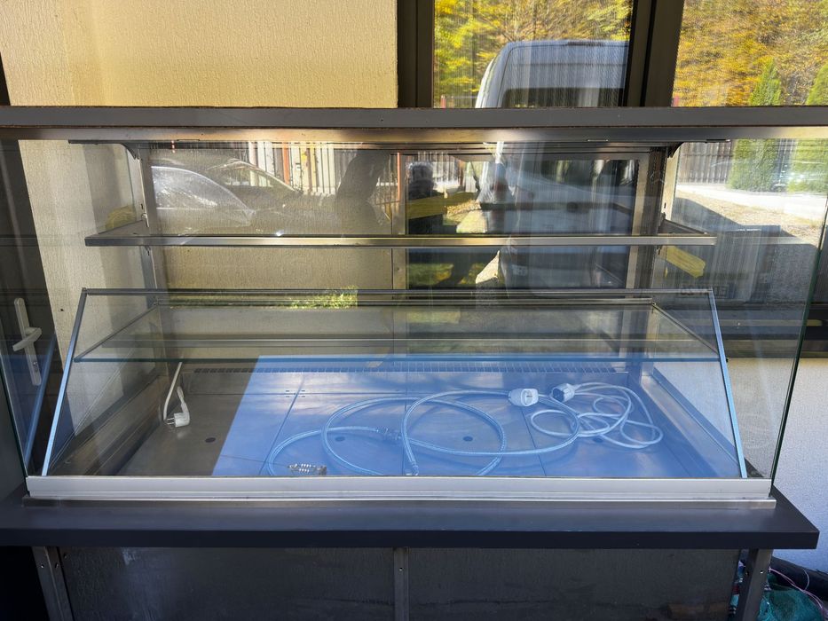 Vitrină frigorifică