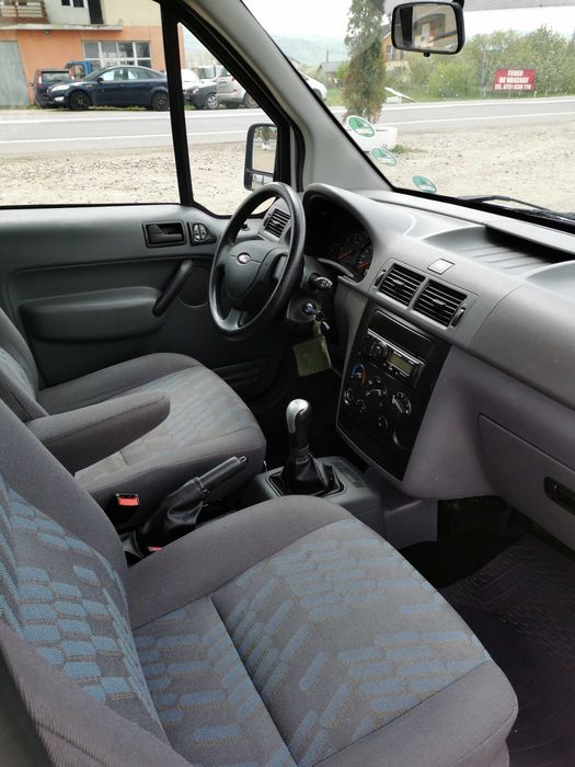 Dezmembrez Ford Tourneo Connect 1,8 tdci
