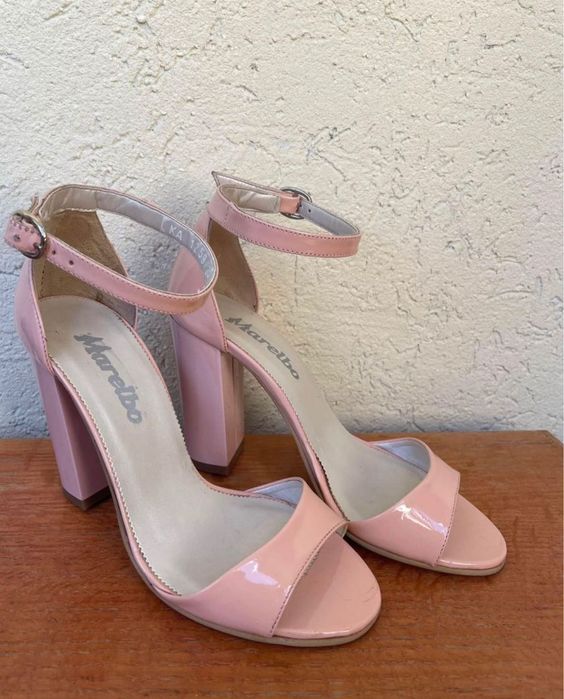 Pantofi și sandale (35-36)