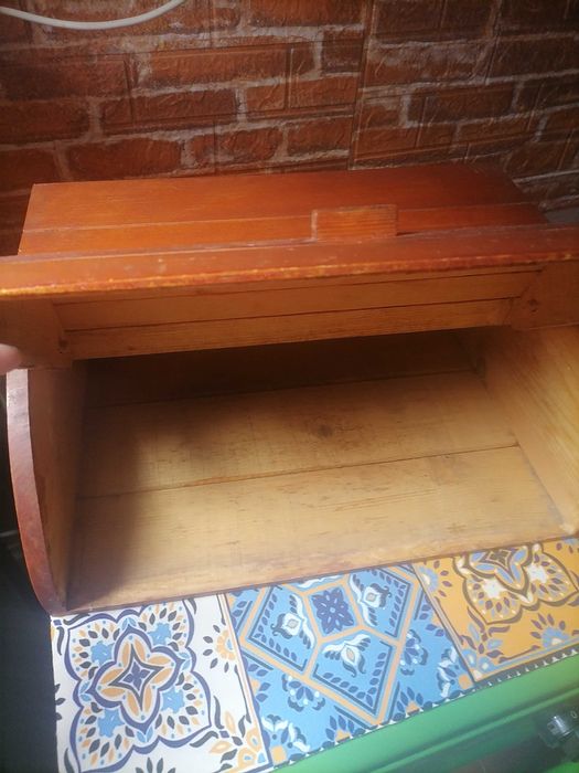 Дървена кутия за хляб