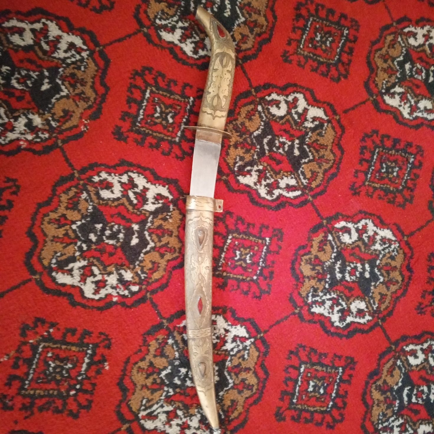 Xanjar sotaman juda zor