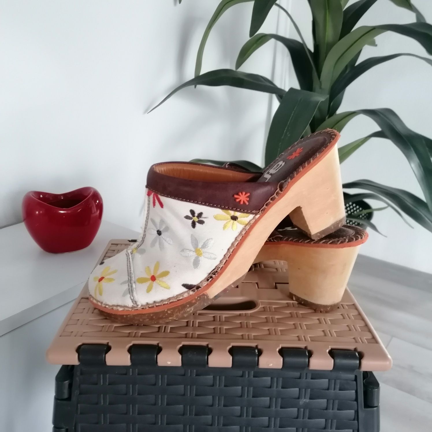 Saboți damă ART, piele naturală, făcuți manual