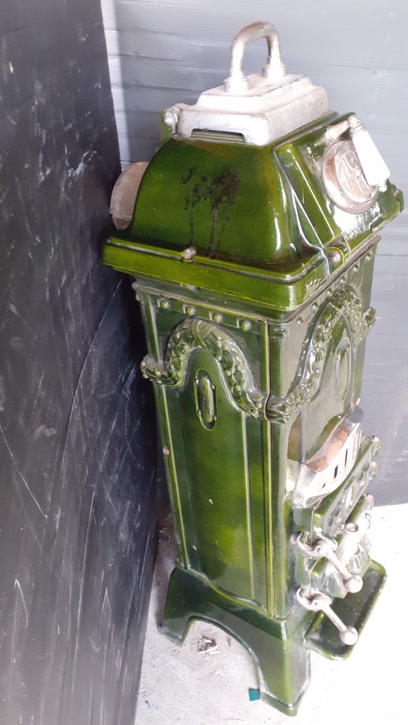 Vând sobă fontă emailata verde