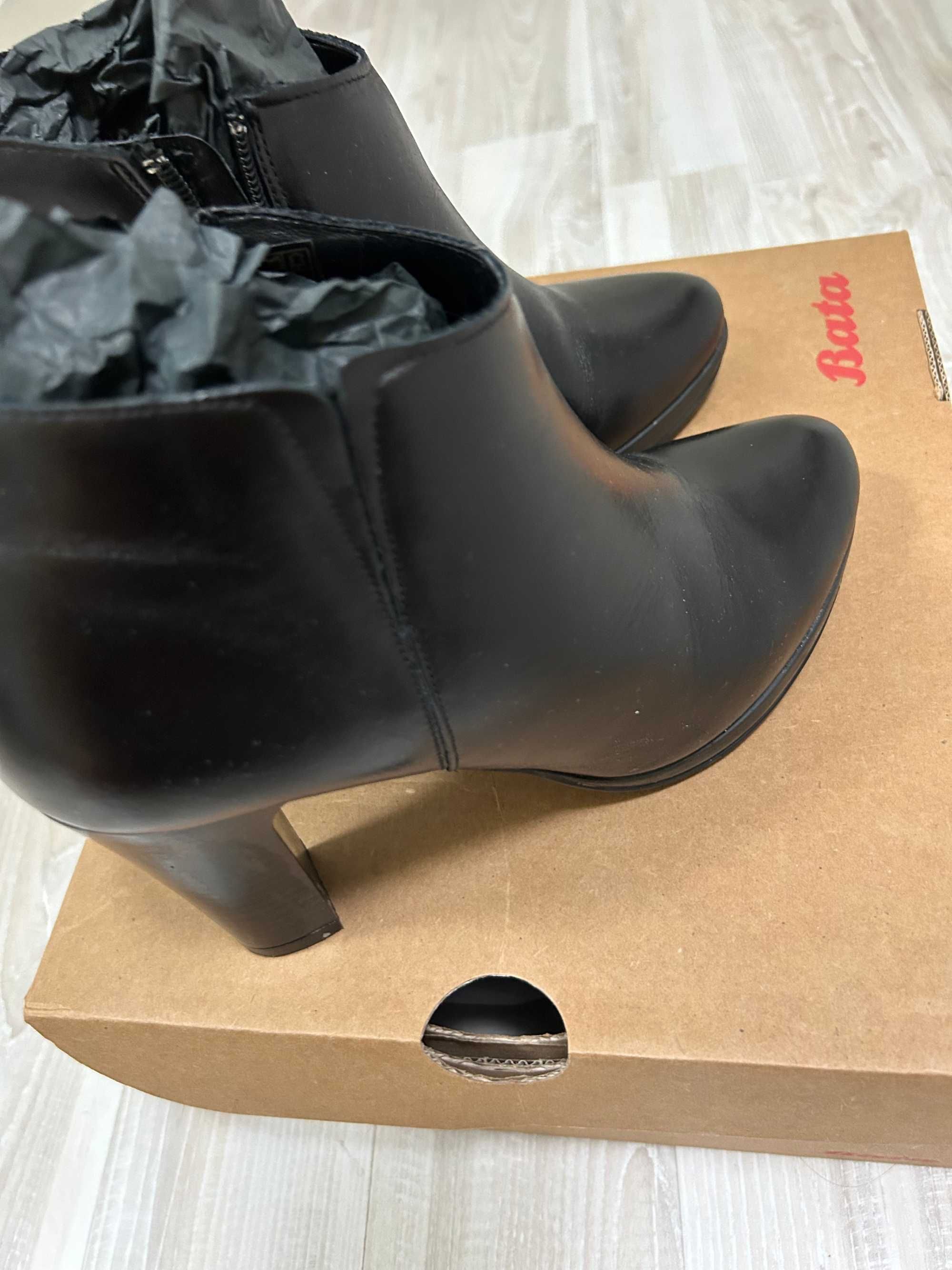 Дамски боти Bata