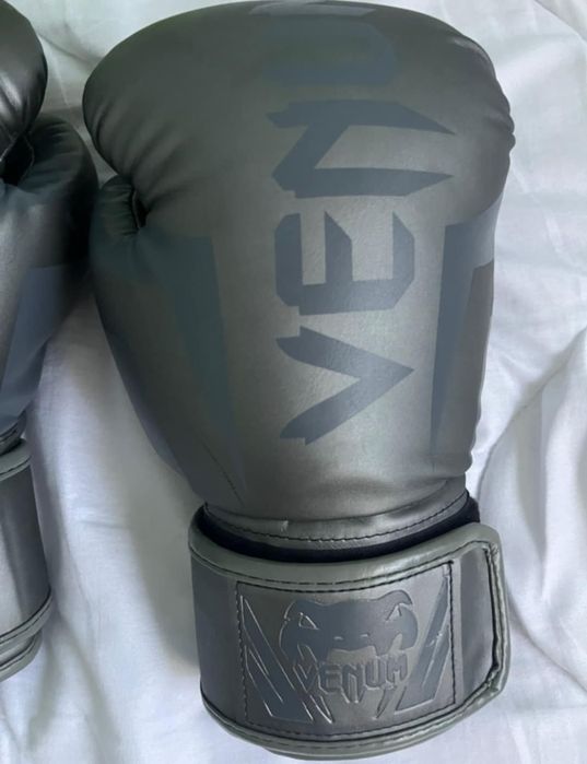 Боксови ръкавици Venum