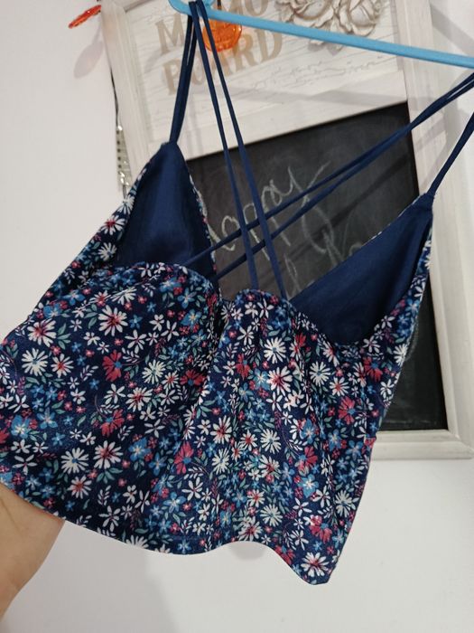 Bustiera catifea flori Stradivarius dama mărimea Xs-S 34/36