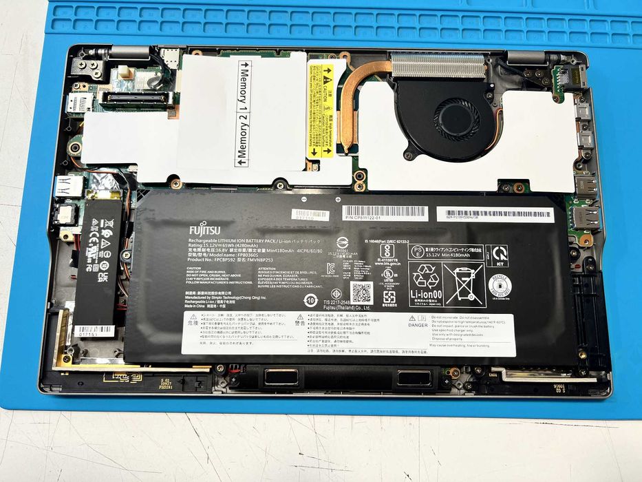 Реновиран лаптоп Fujitsu LIFEBOOK U7411 i5-1135G7 16GB 260GB