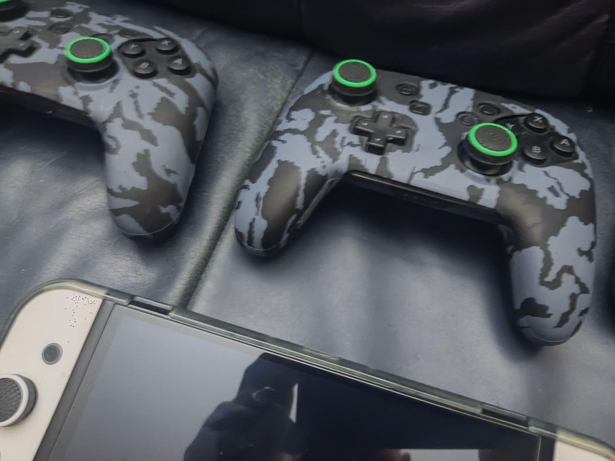 Nintendo Switch Oled + чип + огромен компект аксесуари