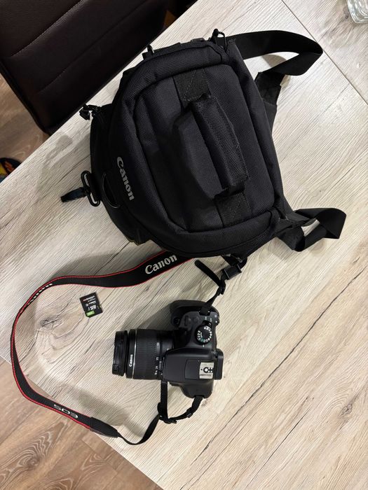 Фотоапарат Canon 1300D Комплект