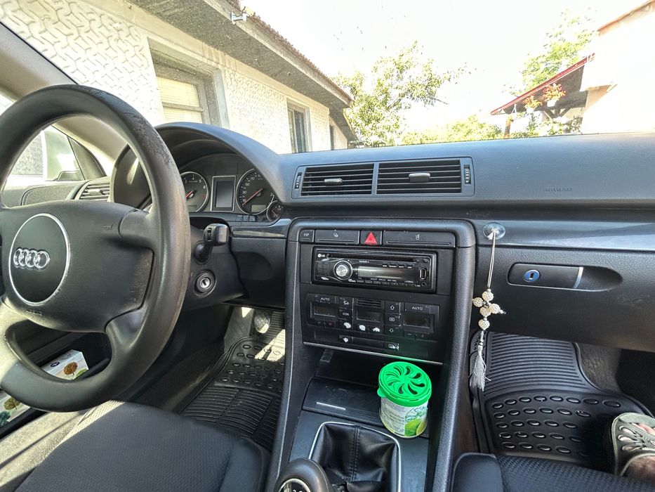 Audi A4 din 2003, climatromic