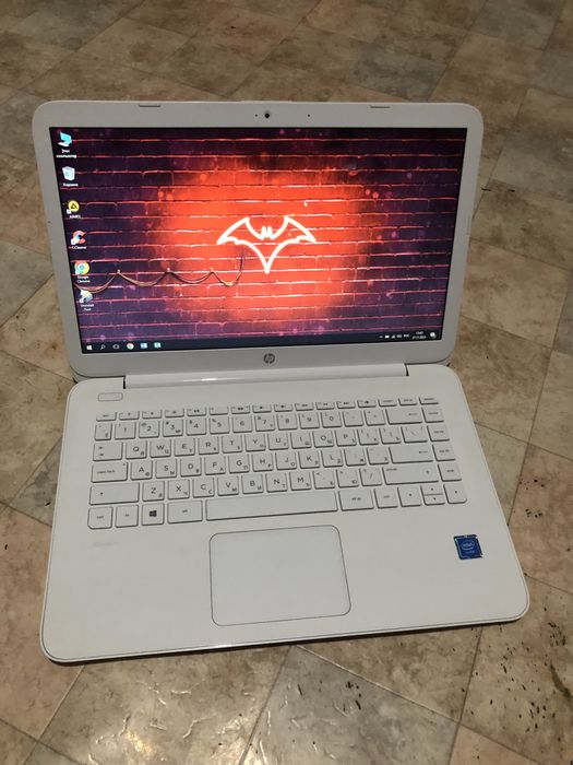 Продам нетбук Hp в отлично состоянии ssd диск windows 10