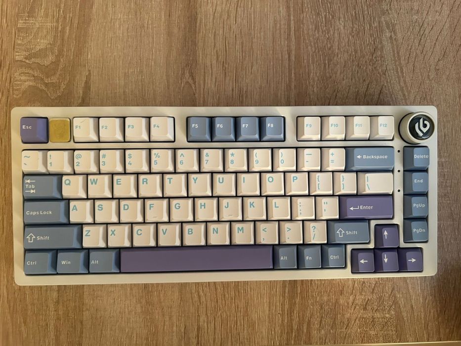 Продаю Клавиатуру LeoBogHI75