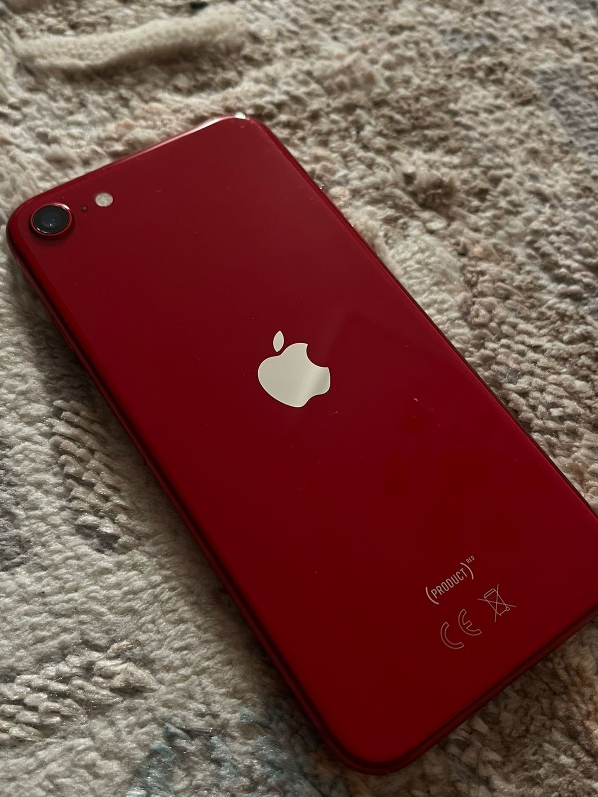 iPhone  SE  2020