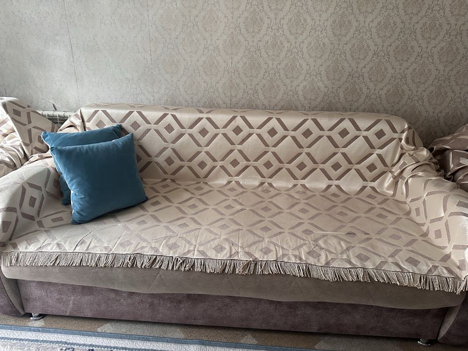 Срочно продается диван и кресло в хорошем состоянии