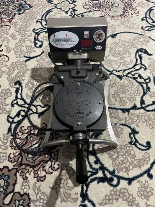 Vafli pishiradigan apparati srochna sotiladi