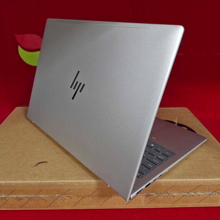 ( B46185.7 / Ag28 Doi Baieti ) Laptop HP / Ultra 7 - Garantie 2 ani !