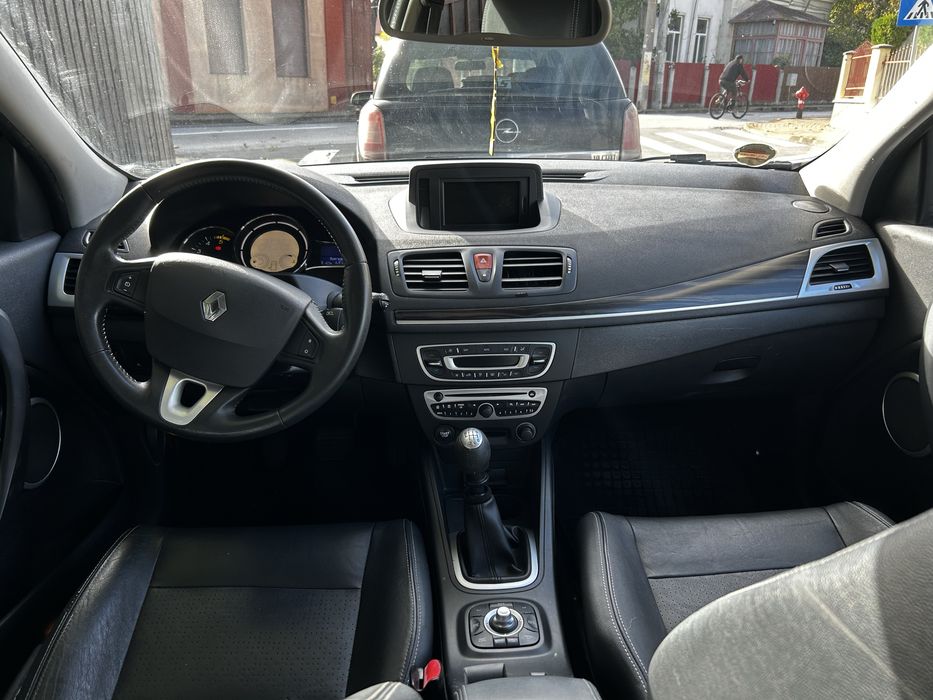 Renault Megane Luxe / Euro 5 / Diesel / 1.9 / Xenon /Carlig/ Incalzire