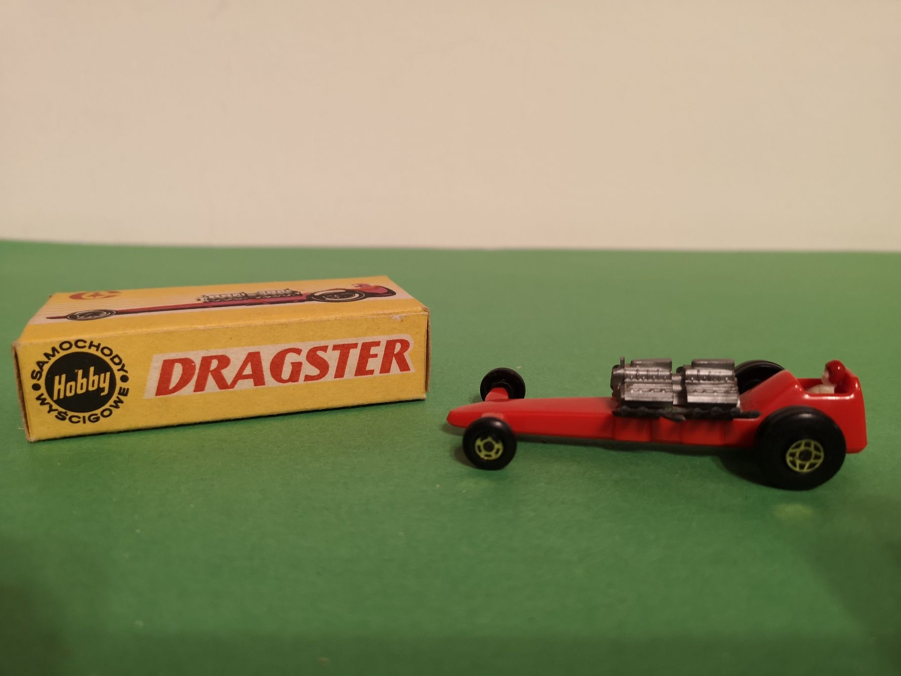 Dragster - miniatură din metal și plastic produsă de Estetyka