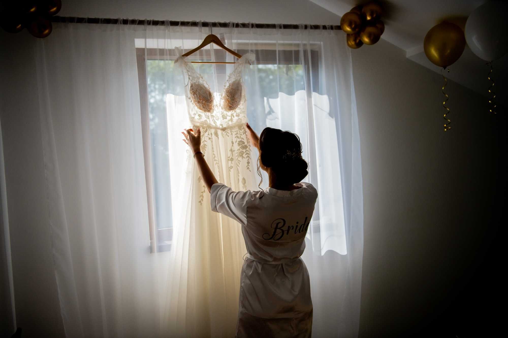 set de dezgatit pentru nunta  si halat bride