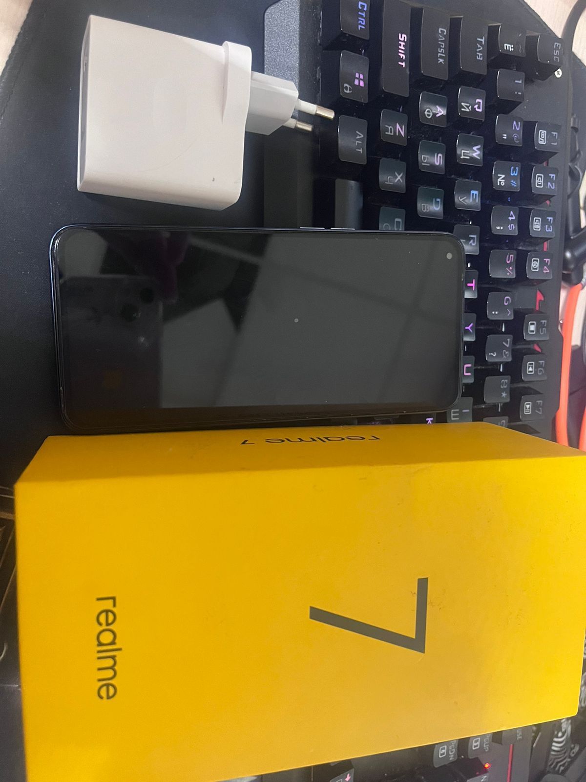 Продам Realme 7 8/128 GB