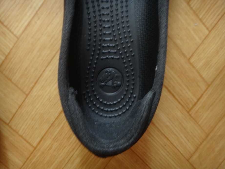 Нови оригинални Crocs черни балеринки 34 номер