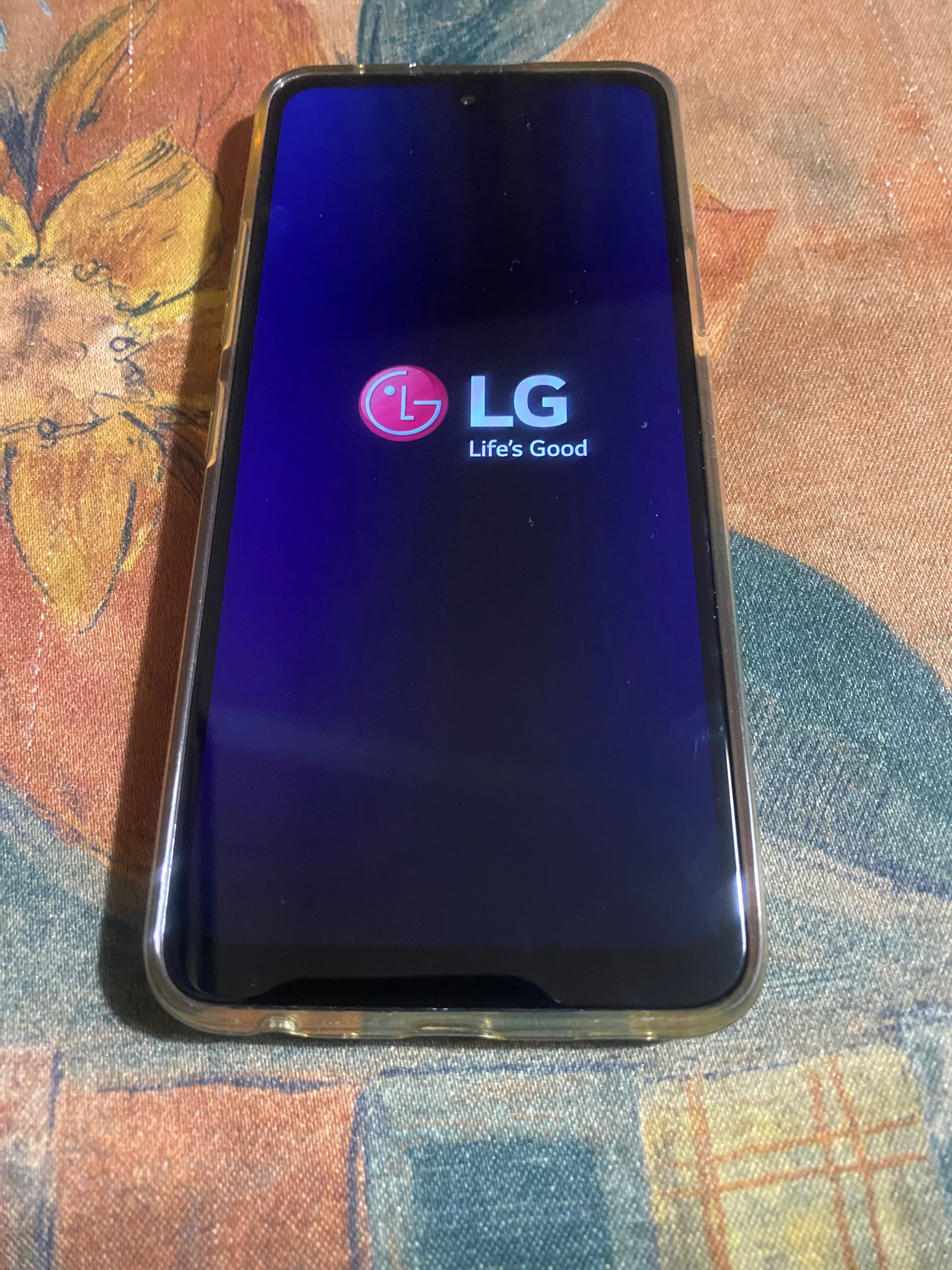 LG K42 -64GB,Dual SIM,grey,зарядно,силиконов гръб