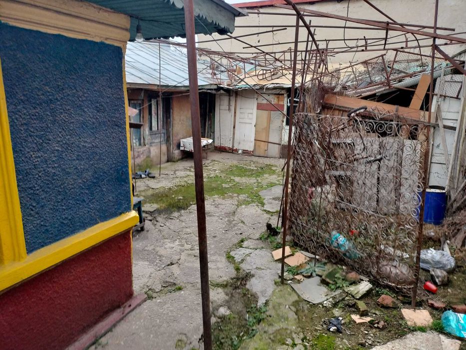 Vand casa batraneasca ,Bucuresti,sector 5,
