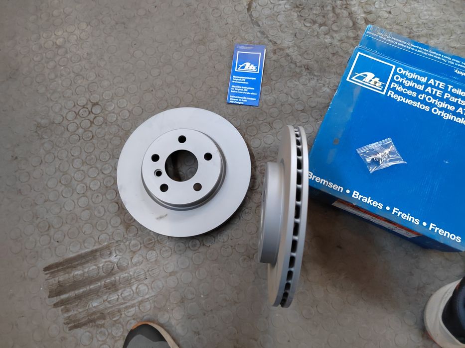 Предни спирачни дискове бмв 2 f45,мини f55, f56 / bmw f45 mini f55 f56