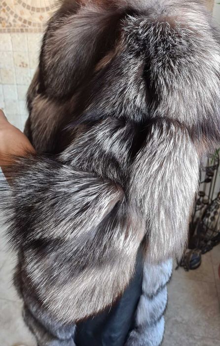 OFERTA!Haina blana naturala vulpe XXL argintie polara Italia lungă gri