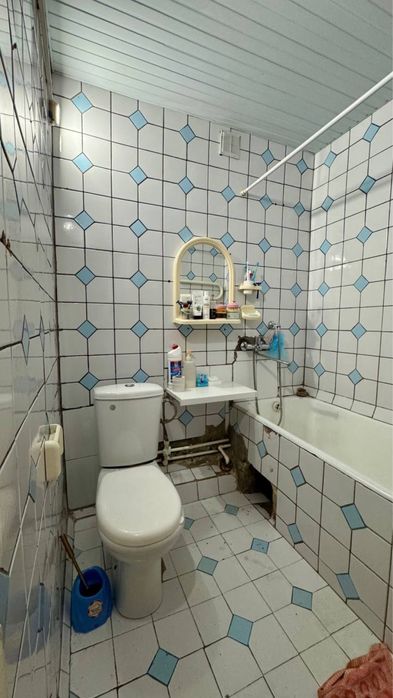 Кара камыш 1/2 Алмазарский район 1-2 х квартира 5 этажный,дом 3-этаж.