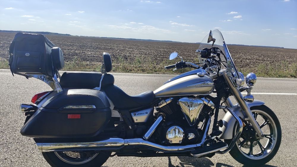 Vând motocicleta