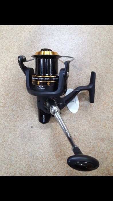Vând 4 muliete EastShark HK 7000