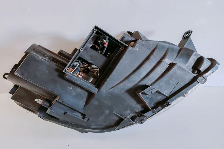 Far xenon stanga 1494320080 Citroen C8 prima generatie