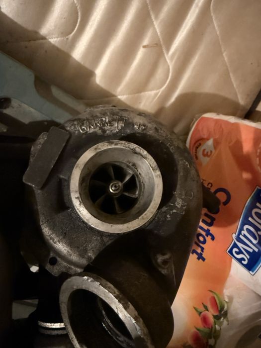 Vand doua turbini pentru mercedes sprinter 2.2