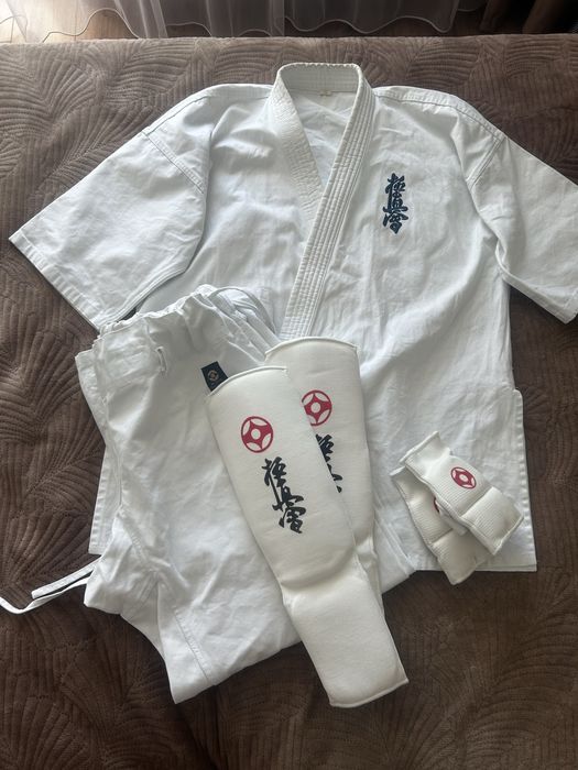 Кимоно профессиональное для каратэ киокушинкай, рост 170, накладки