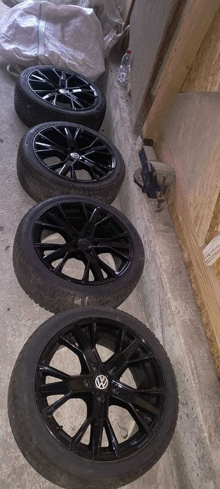 Vand roti de iarnă  235/40R18