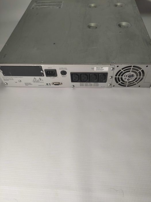 UPS APC Smart-UPS 700Va/450W, синусоида, гаранция, цената е с вкл. ДДС