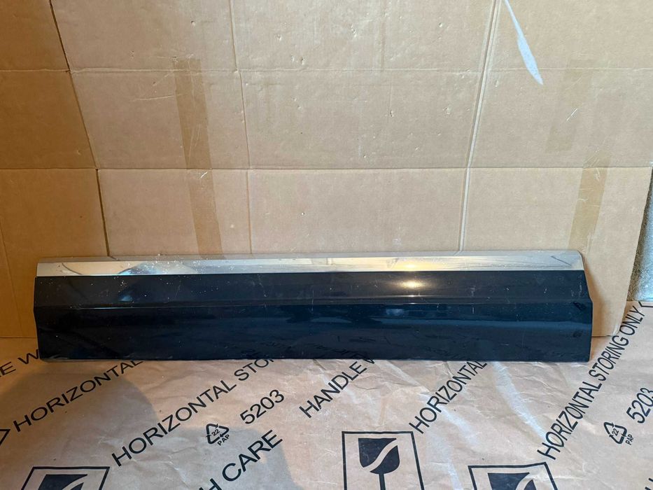 Bandou usa fata spate stanga dreapta Touareg 2018 ->