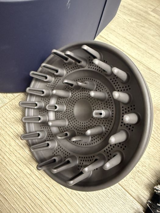 Dyson Airwrap încă în garanție