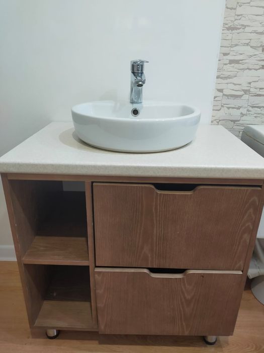 Раковину для ванны с тумбой продам