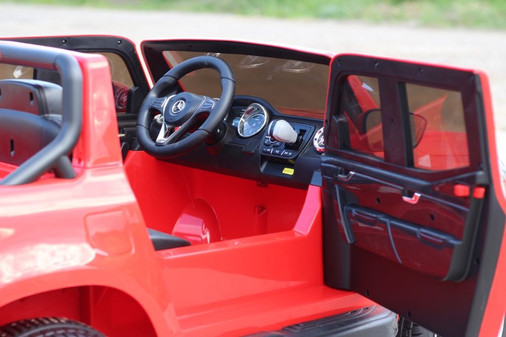 Masinuta electrică pentru 2 copii Mercedes X-Class #RED