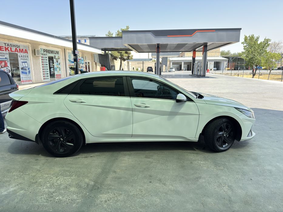 Hyundai Elantra 1.6 atmosferni