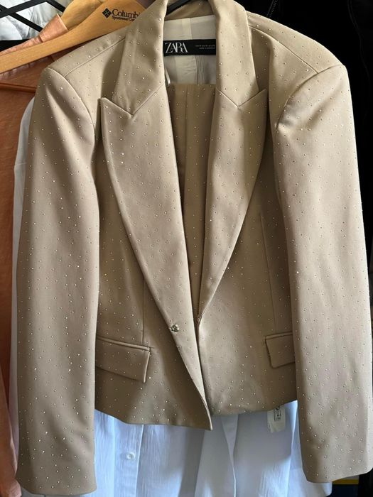 Costum Zara cu strasuri