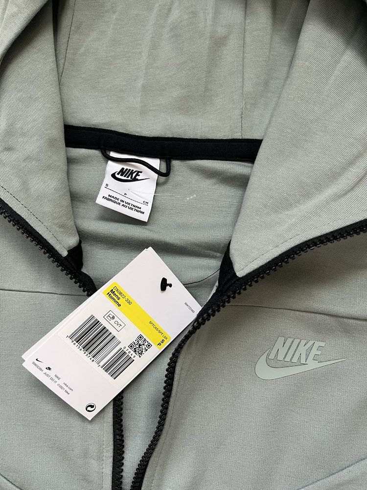 NIKE Tech Fleece : S/М - Нов / Оригинал