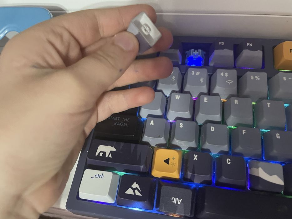 Tastatura qwerty q apropae noua