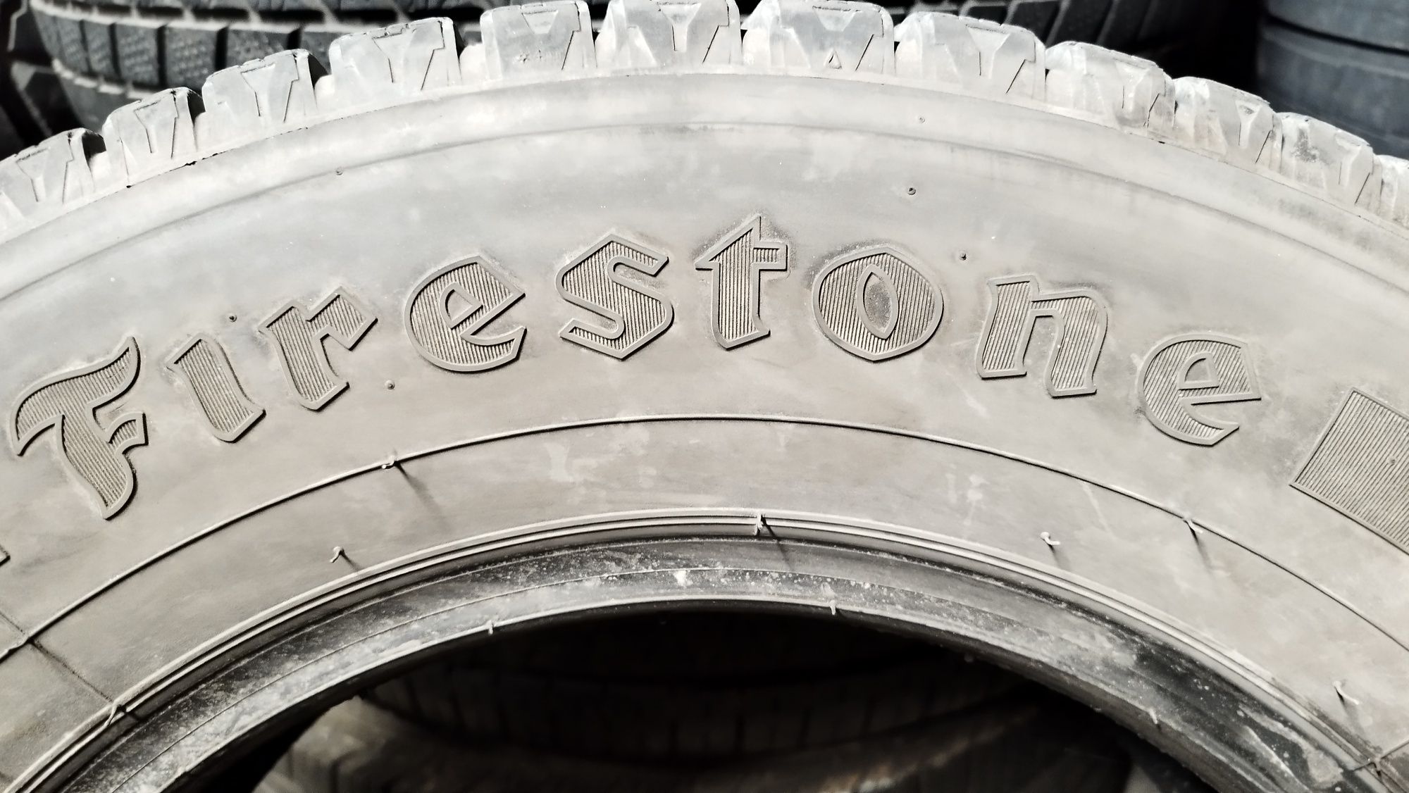 Firestone 235/65/16c